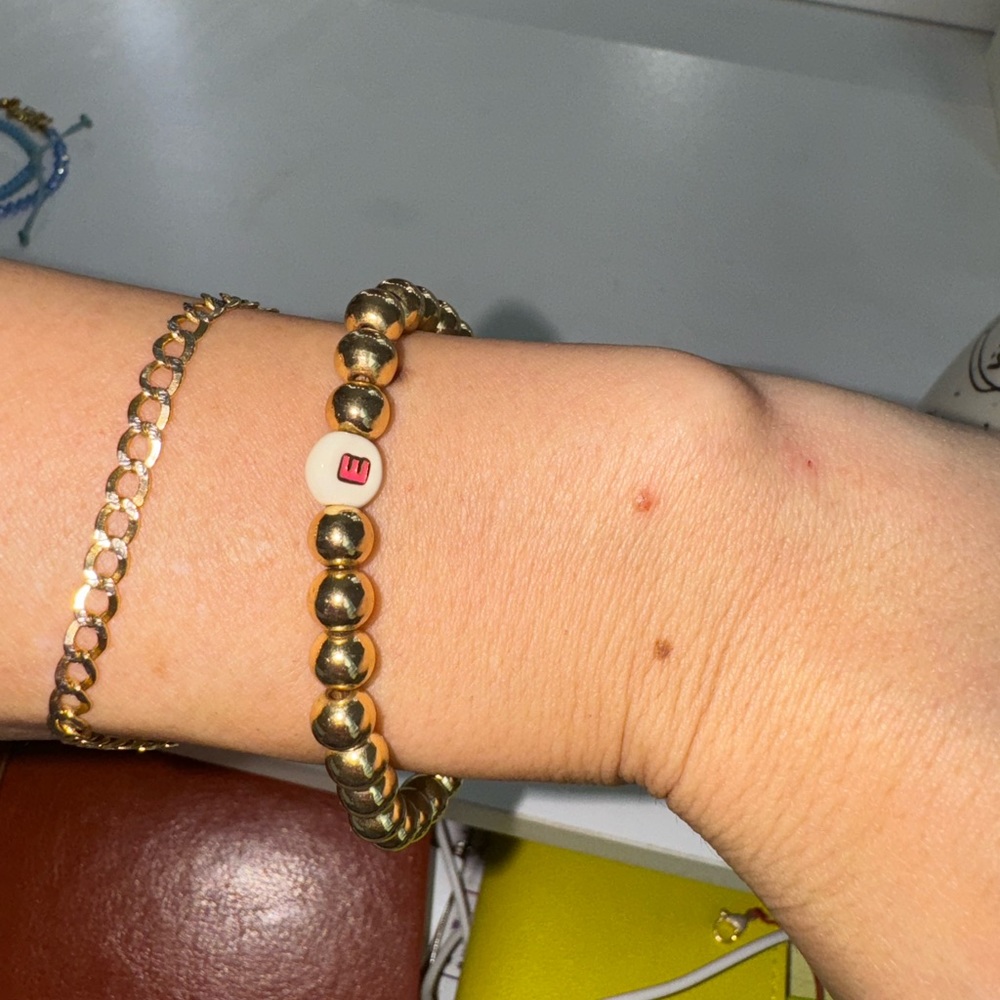 Initial bracelet “E”